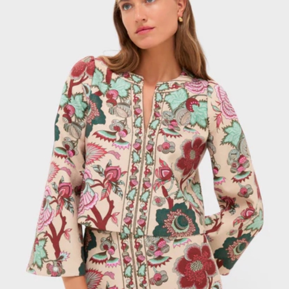 NWT Tuckernuck Garden Scrollwork Vneck Maxine Top, Size Large